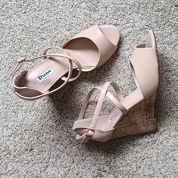 🎉Host Pick🎉 Dune Kasino Cross Strap Wedge Sandals, Nude, Leather - Picture 3 of 11